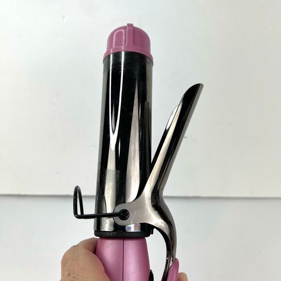 REVLON Revlon Titanium Large Barrel Curl Stay Styling Iron 1 1/2" Pink/Black - Picture 5 of 9